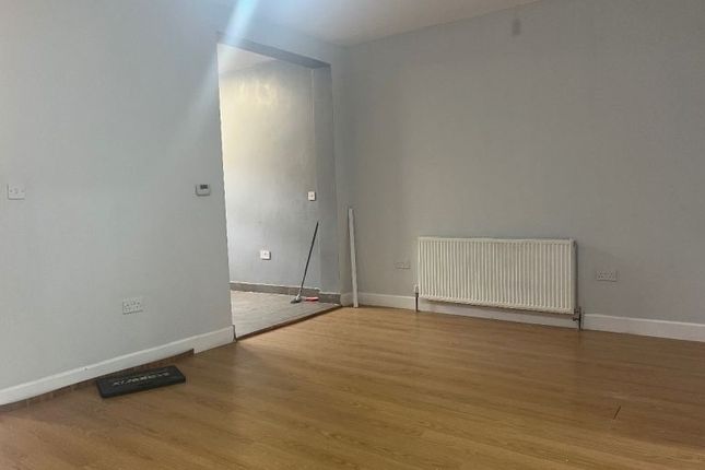 1302, Greenford Road, Greenford photo 2