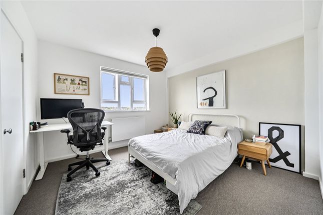 Flat 17, Summersell House,, Benton's Rise, London photo 4