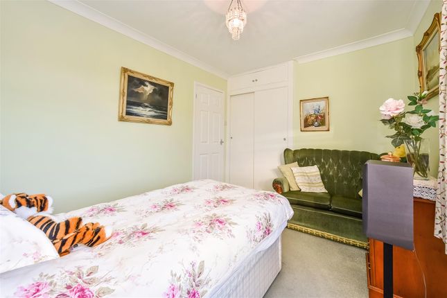 Flat for sale in Winchester Road, Andover