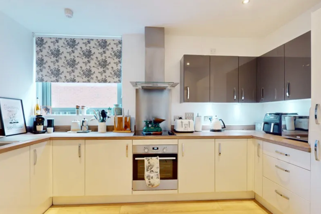 Thumbnail Flat for sale in Maxey Road, London