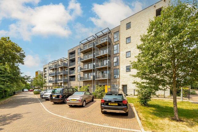 Flat for sale in Chronicle Avenue, Edgware