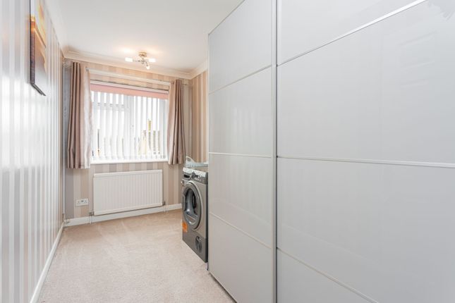 End terrace house for sale in Meadowcroft Close, Crawley