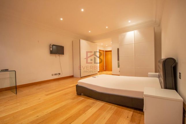 Flat to rent in Grainger Street, Newcastle Upon Tyne