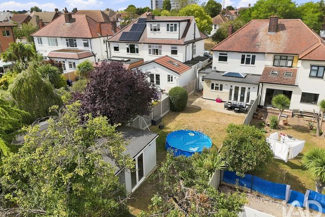 46, Hobleythick Lane, Westcliff-on-sea photo 4