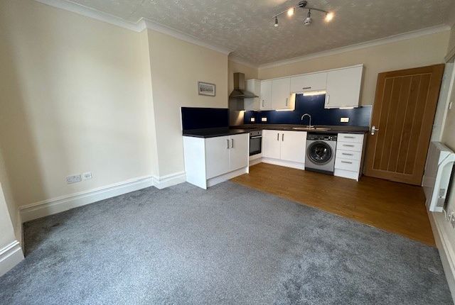 Flat 2, 28, Northumberland Place, Teignmouth photo 4