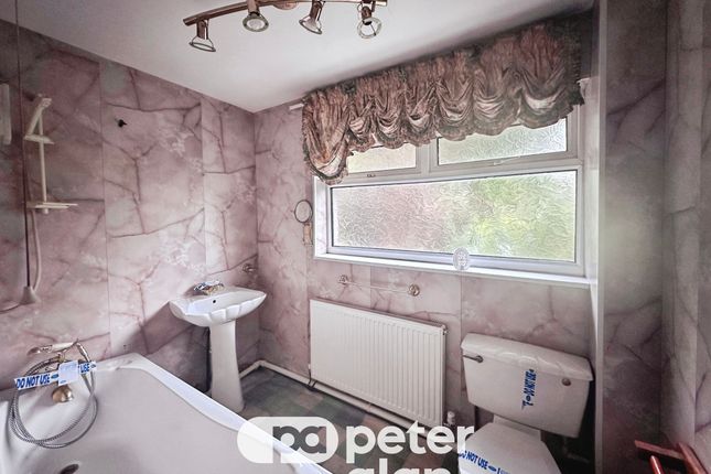 73, Lloyd Road, Swansea photo 4