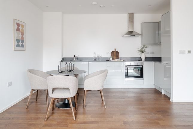 Flat 31, 39, Gransden Avenue, London photo 3