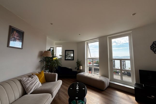 102 Woodacre, Bristol photo 2