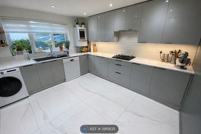 Percheron Road, Borehamwood photo 3