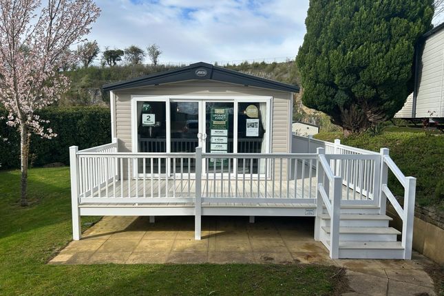 2-bed caravan on Yorkshire Dales Country And Leisure Park, Harmby Rd Harmby, Leyburn, £89,995