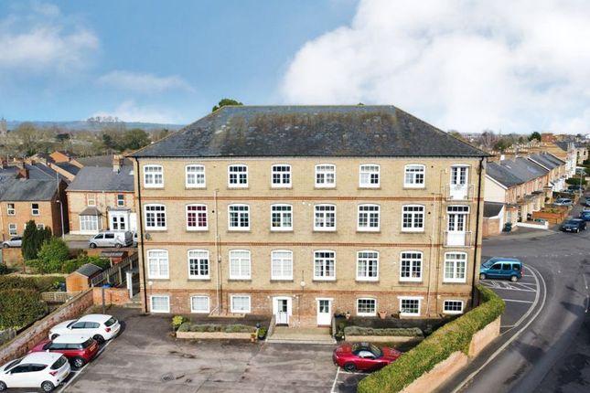 Flat for sale in Richmond Road, Taunton