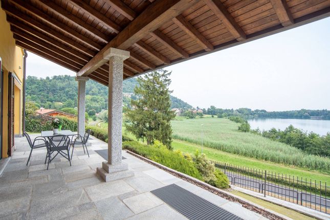 Thumbnail Villa for sale in Via Como, Montorfano, Lombardia