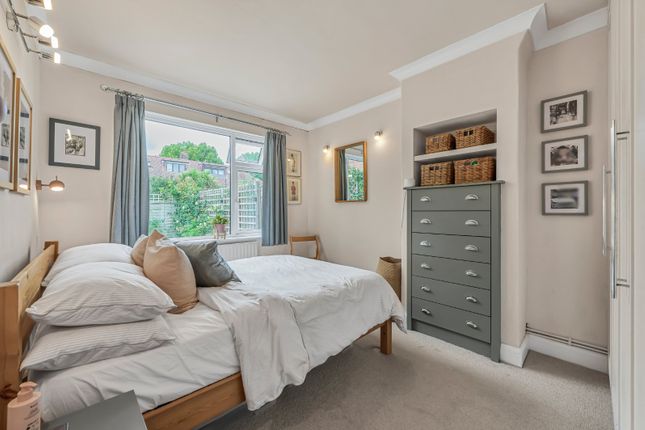 124, Godley Road, London photo 4