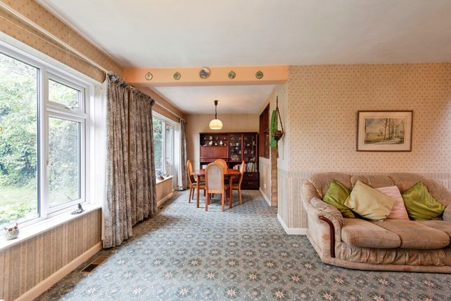 10, Hillside, Royston photo 4