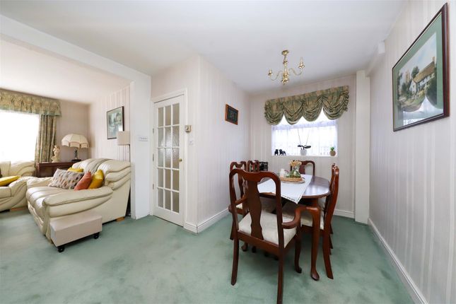 191, Grosvenor Crescent, Hillingdon photo 3