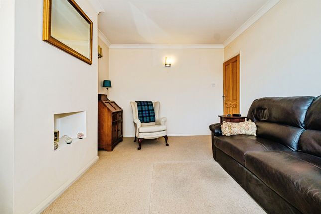 155, Meadow Road, Worthing photo 3