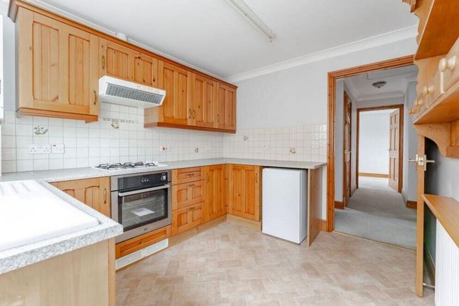12 Orchard Close, Norwich photo 4