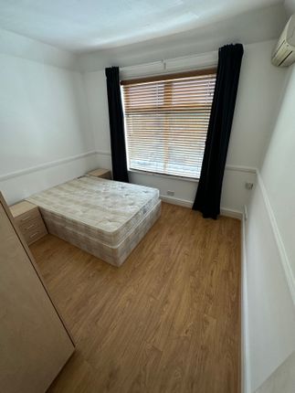 87, Bell Lane, London photo 4