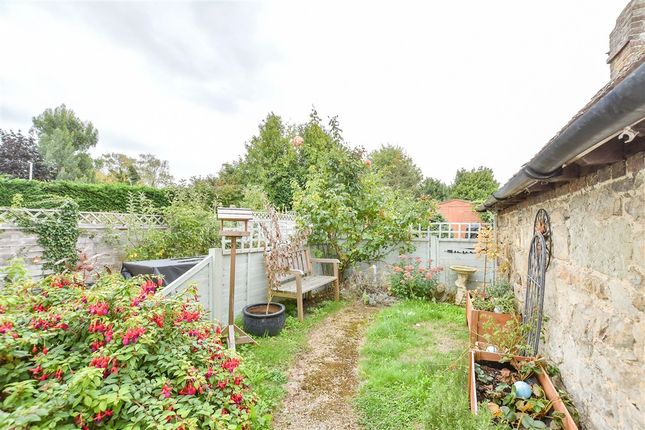 Forge Lane East Farleigh, Maidstone photo 2