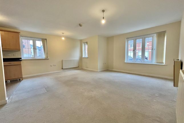 Flat to rent in Tasker Square, Llanishen, Cardiff