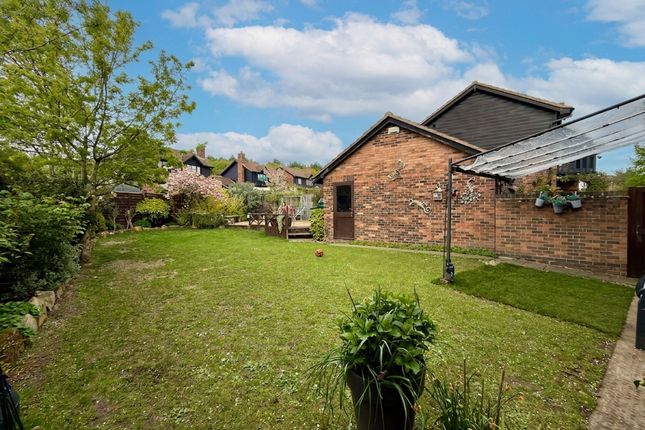 47 Wedgwood Avenue, Milton Keynes photo 2