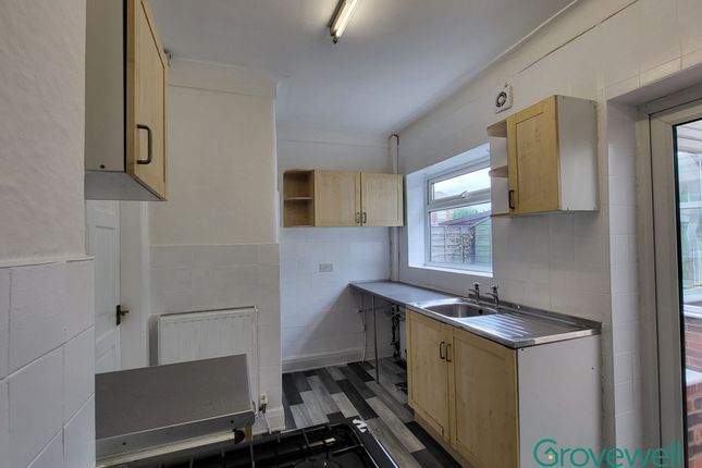25 Assheton Crescent, Manchester photo 5