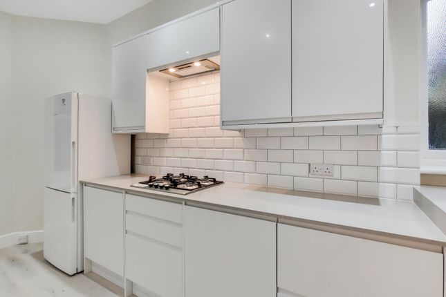 Flat to rent in Cromwell Crescent, London