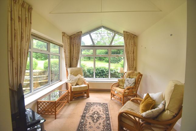 Lloran Lodge Combs Road, High Peak photo 3