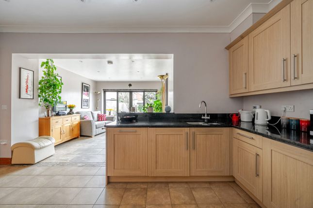 11, Brewery Lane, Byfleet photo 3