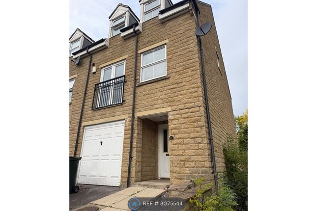 3-bed semi-detached on Oberon Way, Cottingley, Bingley, £1,400/mo