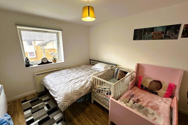 Flat for sale in Milliners Court, Milliners Way, Biscot Area, Luton, Bedfordshire