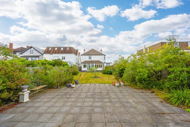 37, Chalkwell Esplanade, Westcliff-on-sea photo 4
