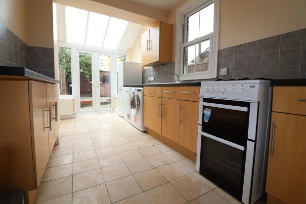 Thumbnail Terraced house to rent in Victoria Crescent, Chelmsford