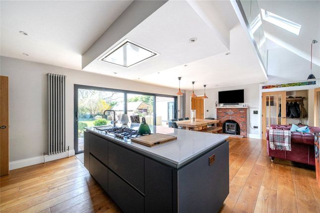 251, Saunders Lane, Surrey photo 4
