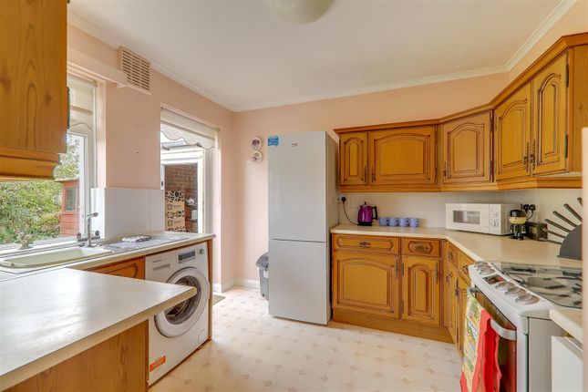 24, Rudgwick Avenue, Worthing photo 4