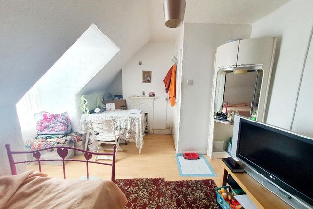 Thumbnail Studio to rent in Purbeck Place, Littlehampton