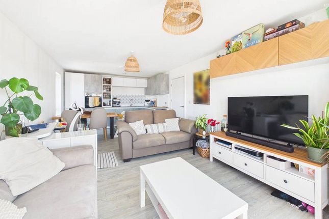 Flat 15, 12, Hobbs Way, Gloucestershire photo 3