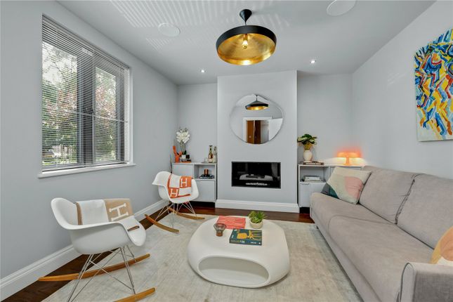 4, Gladstone Place, East Molesey photo 4