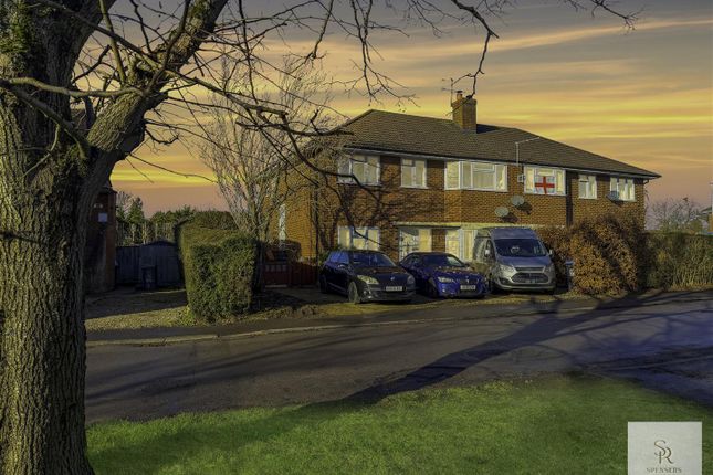 2-bed flat on 44A, Old Dean, Hemel Hempstead, £325,000