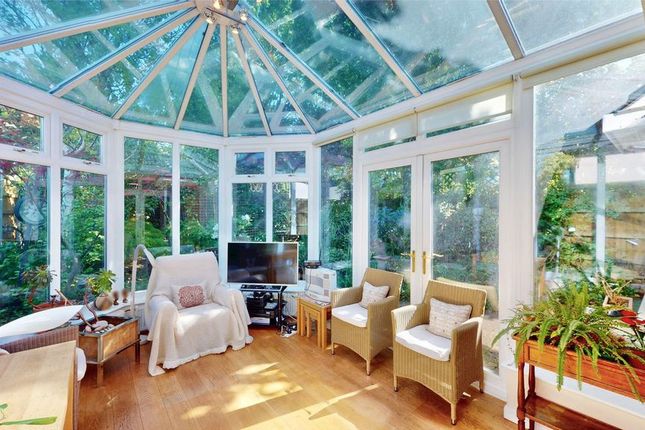 17, Decoy Avenue, London photo 4