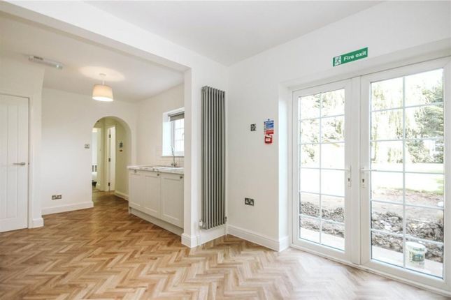 A Spacious And Modern Kitchenette With Excellent N...