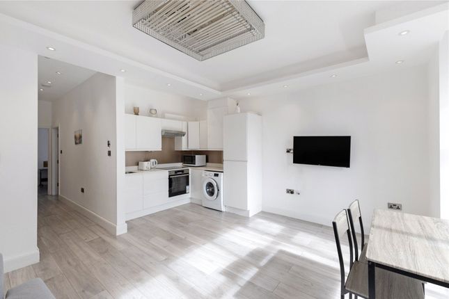 Flat 1, 180, Southfield Road, London photo 2
