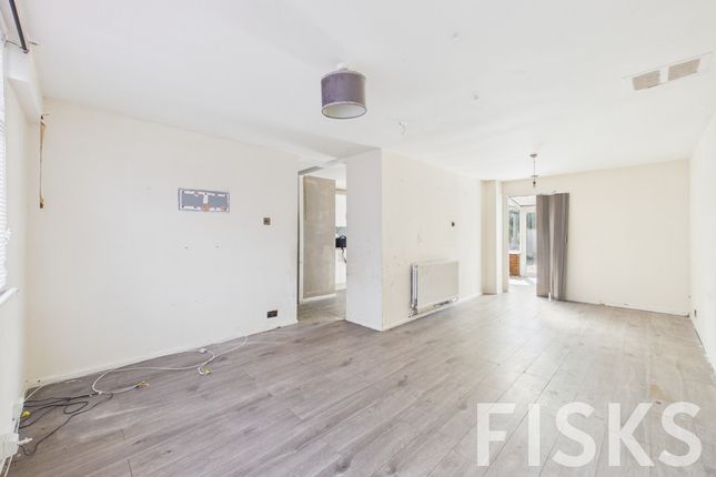 84, Second Avenue, Canvey Island photo 2