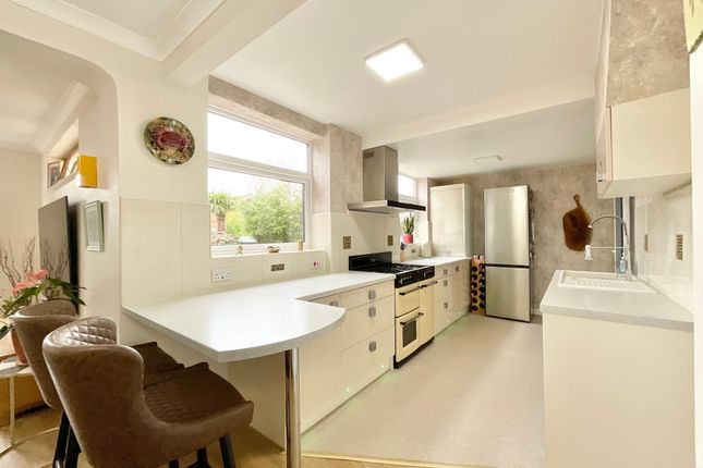 1 Holyrood Drive, Crewe photo 3