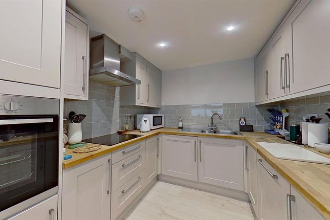 12, Glass Place, Surbiton photo 5