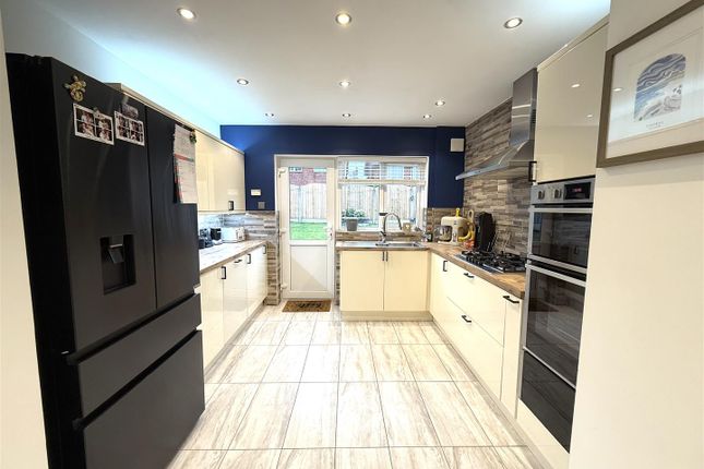 6, St. Benedicts Drive, Stafford photo 3