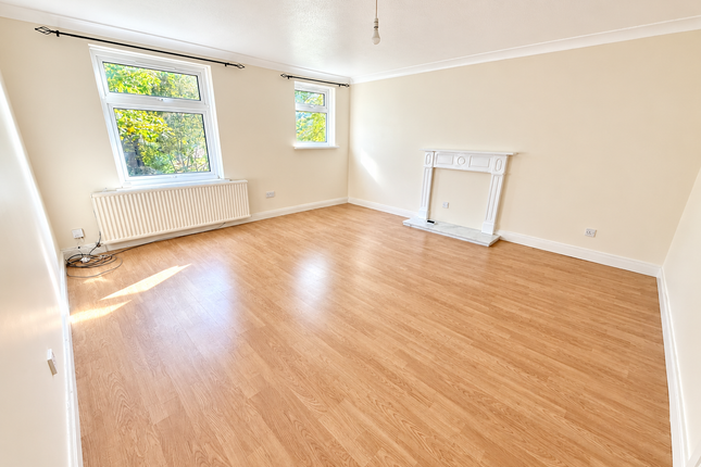 29 Tre Telynog, Aberdare photo 2