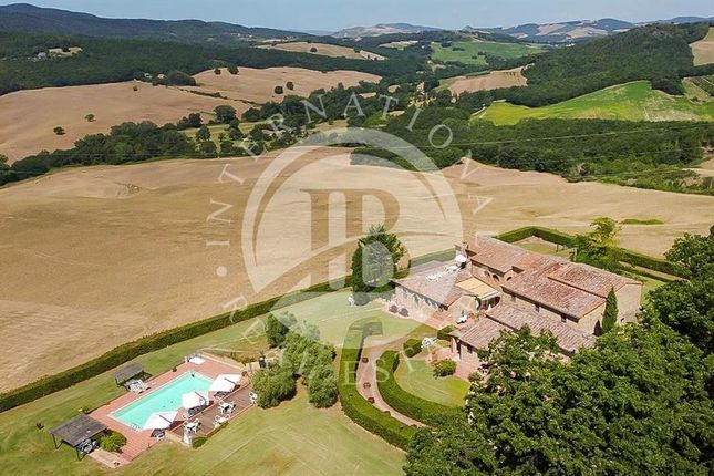 Thumbnail Villa for sale in Casole D'elsa, Tuscany, 53031, Italy