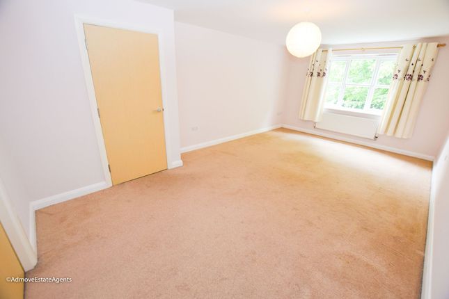 Apt 4, 242 Lawnhurst Avenue, Manchester photo 4
