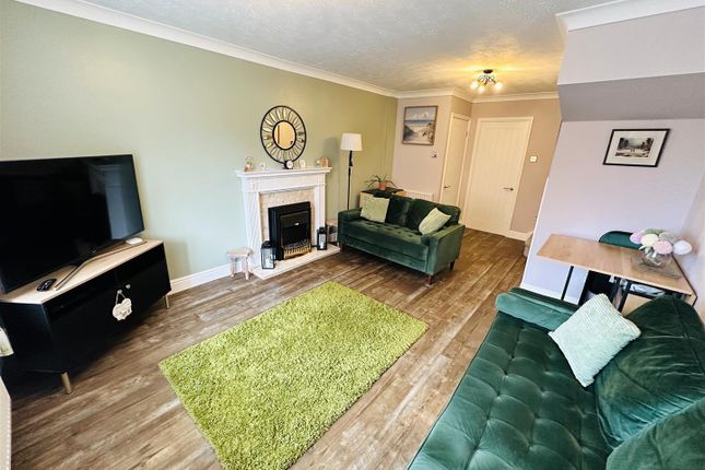 27, Yew Tree Close, Selby photo 2